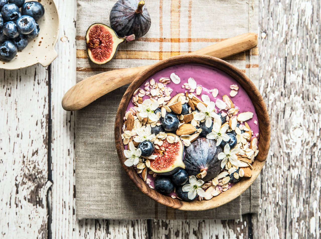 Smoothie bowl: colazione energetica e salutare • zucchero & sale