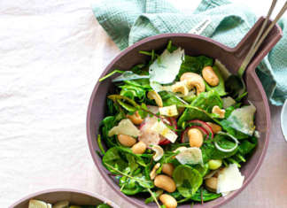 Insalata di spinaci e rucola con fagioli bianchi di Spagna