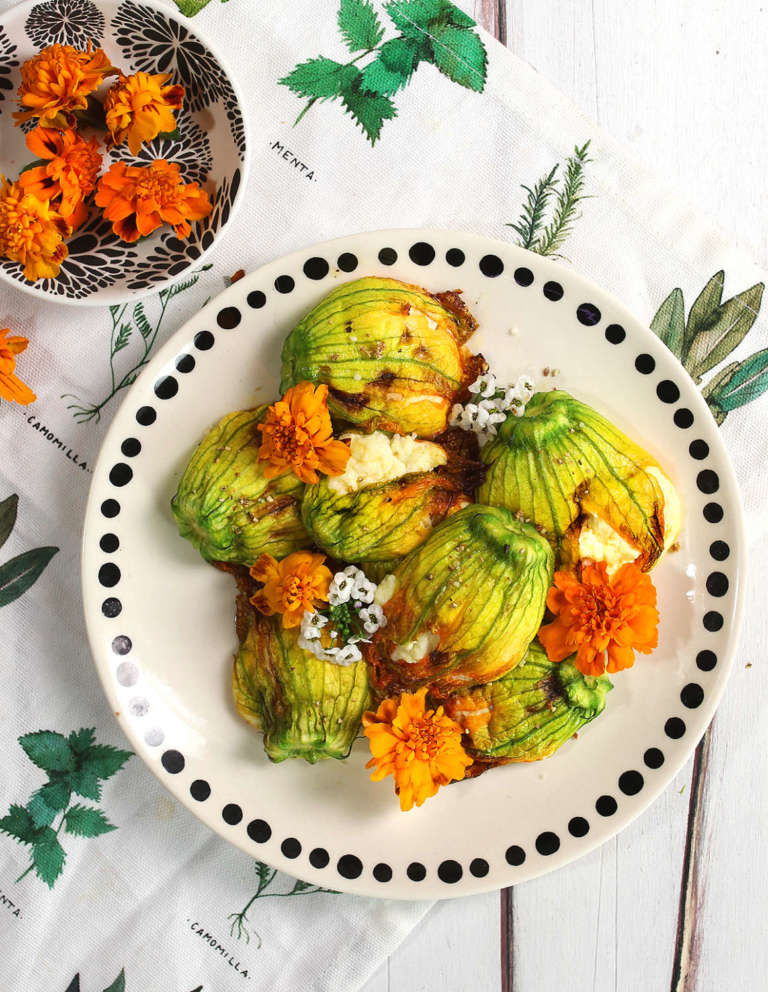 Fiori di zucca ripieni al forno