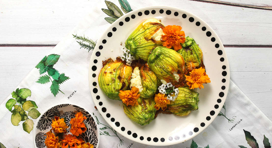 Fiori di zucca ripieni al forno