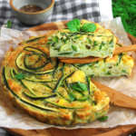 Frittata al basilico con spaghetti di zucchine