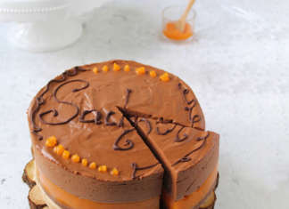 sacher con albicocche