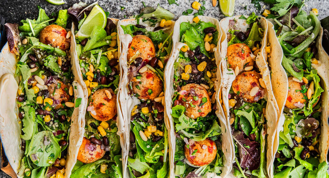 Tacos vegan di ceci con polpettine di peperoni